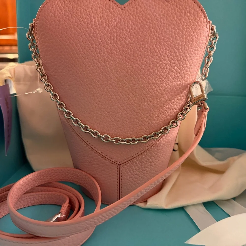 NWT Tiffany & Co.Pink Pebble Leather Heart-Shaped Crossbody bucket bag - Picture 3 of 8